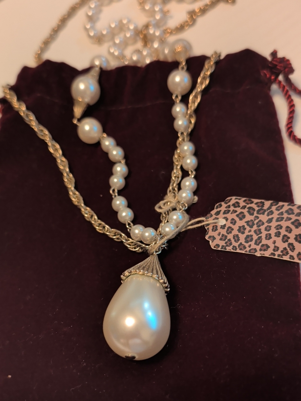 Vintage Classic Pearl Teardrop Pendant Necklace - White Pearls with Gold Accents
